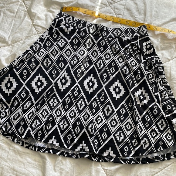 GUC Aztec Black and White Rue 21 Skirt - Picture 1 of 5